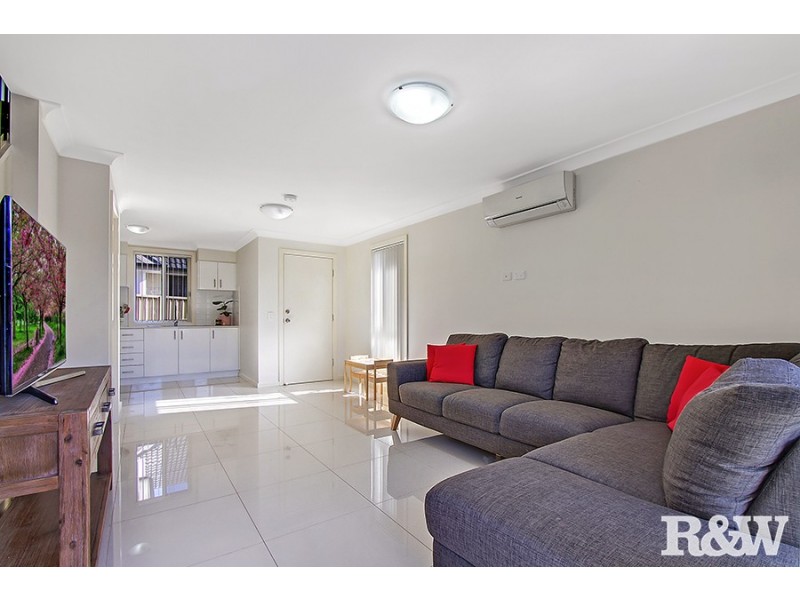 2/10 Brisbane Street, Oxley Park NSW 2760