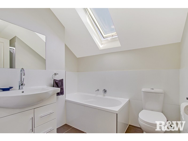 2/10 Brisbane Street, Oxley Park NSW 2760