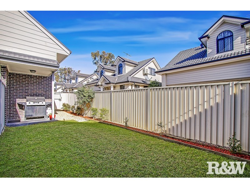 2/10 Brisbane Street, Oxley Park NSW 2760