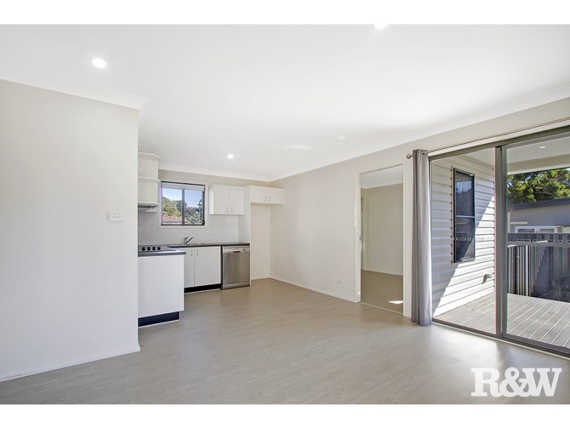32A Marquesa Crescent, Lethbridge Park NSW 2770