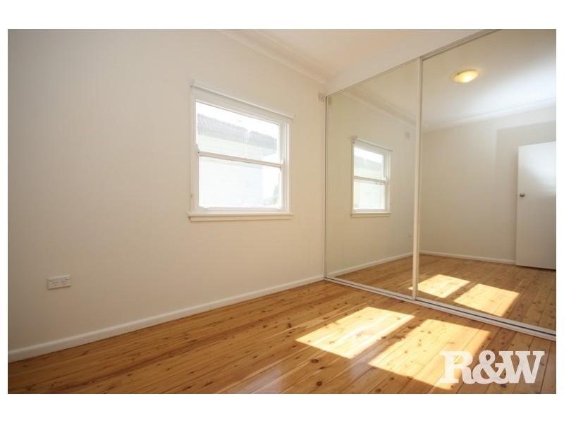 32 Woodview Road, Oxley Park NSW 2760