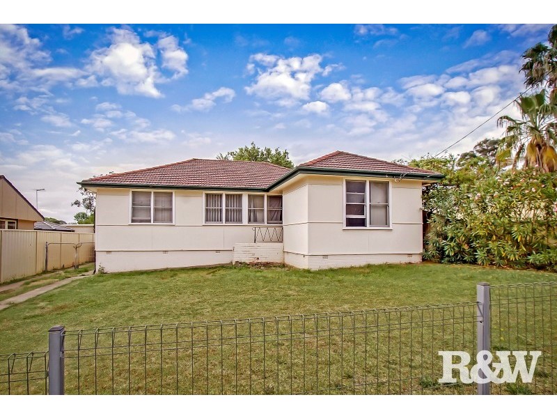 24 Waikanda Crescent, Whalan NSW 2770