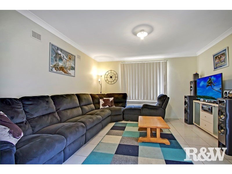 24 Waikanda Crescent, Whalan NSW 2770