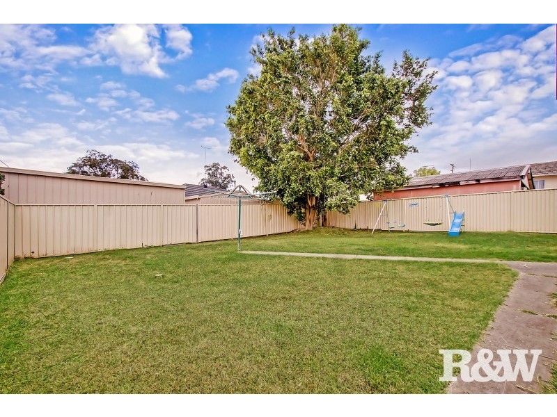 24 Waikanda Crescent, Whalan NSW 2770