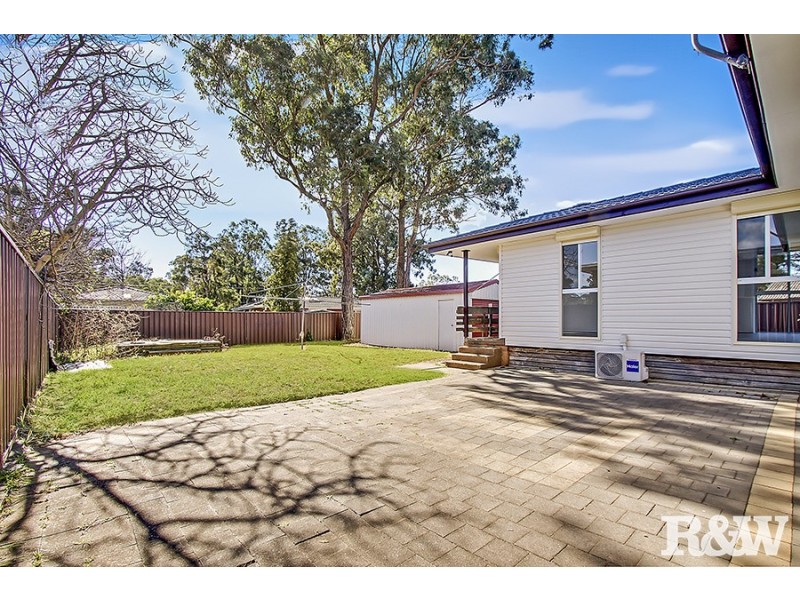 15 Roebuck Crescent, Willmot NSW 2770