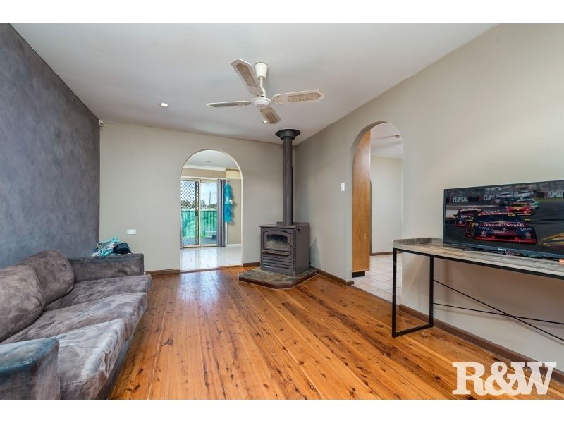 8 Resolution Avenue, Willmot NSW 2770