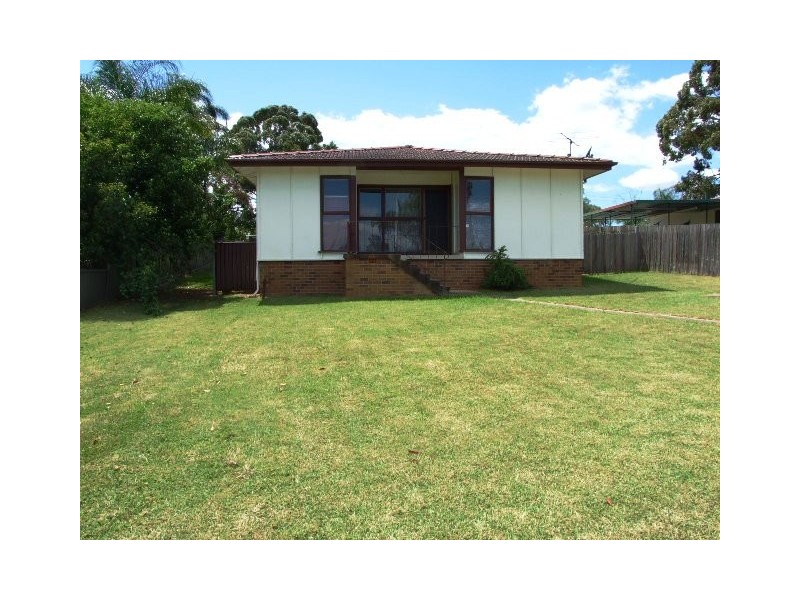 3 DAMPIER PLACE, Whalan NSW 2770