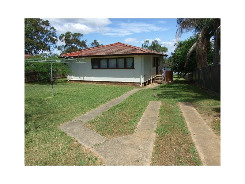 3 DAMPIER PLACE, Whalan NSW 2770