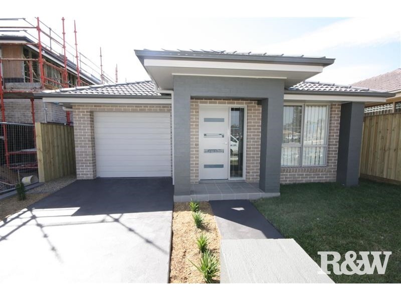 6 Twynam Place, Minto NSW 2566