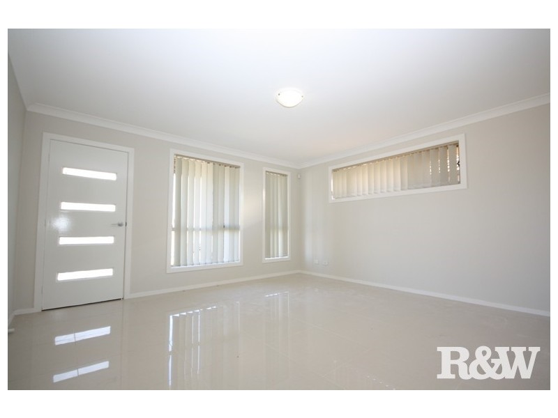 6 Twynam Place, Minto NSW 2566