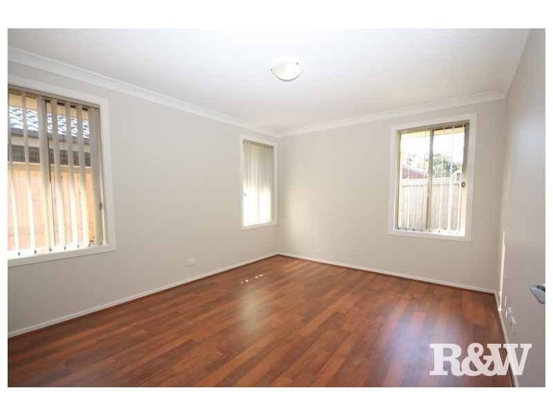 6 Twynam Place, Minto NSW 2566