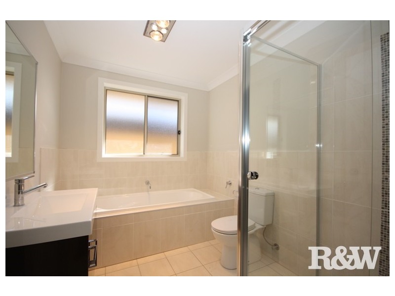 6 Twynam Place, Minto NSW 2566