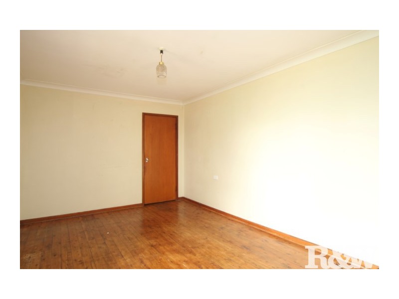 20 Sandakan Crescent, Lethbridge Park NSW 2770