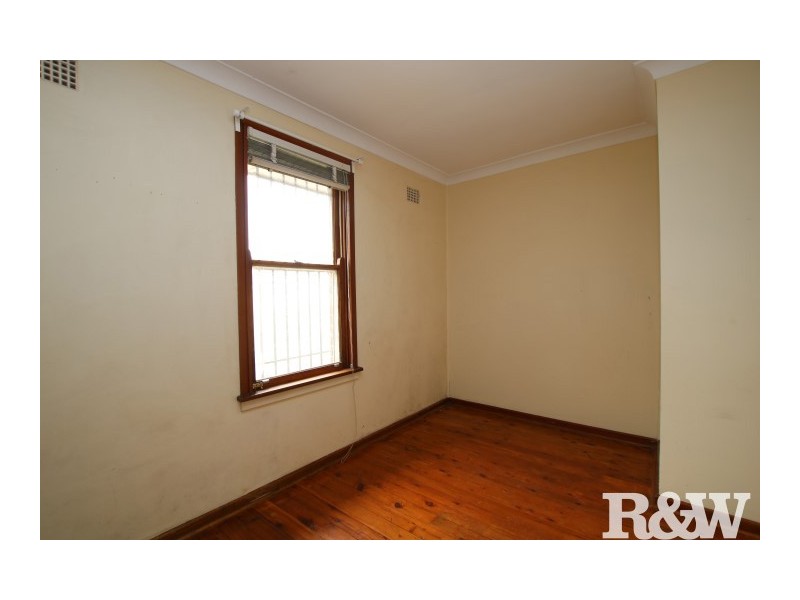 20 Sandakan Crescent, Lethbridge Park NSW 2770