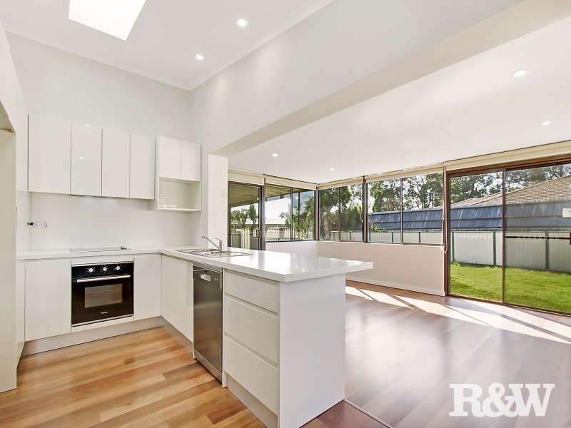 17 Mindanao Avenue, Lethbridge Park NSW 2770