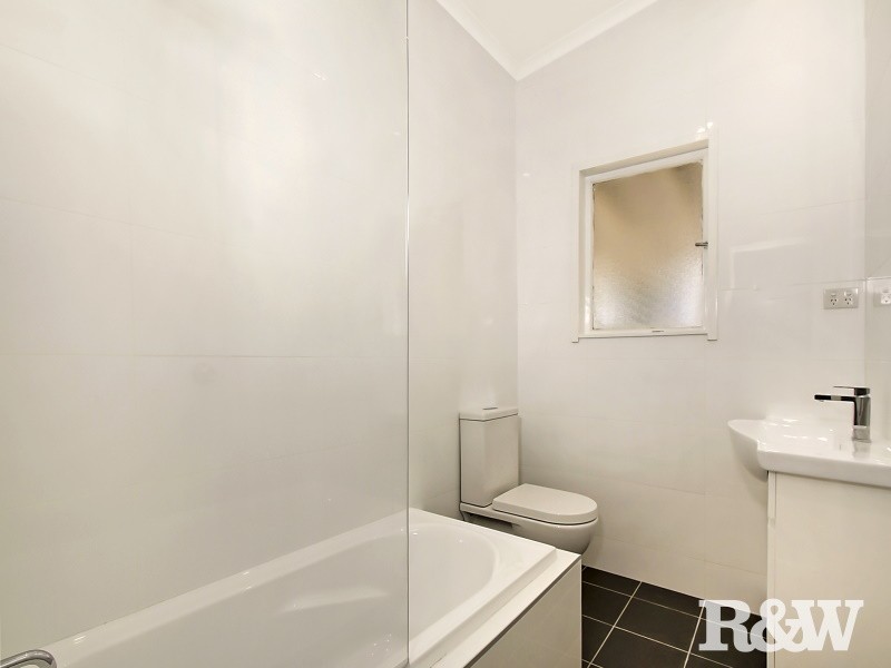 17 Mindanao Avenue, Lethbridge Park NSW 2770