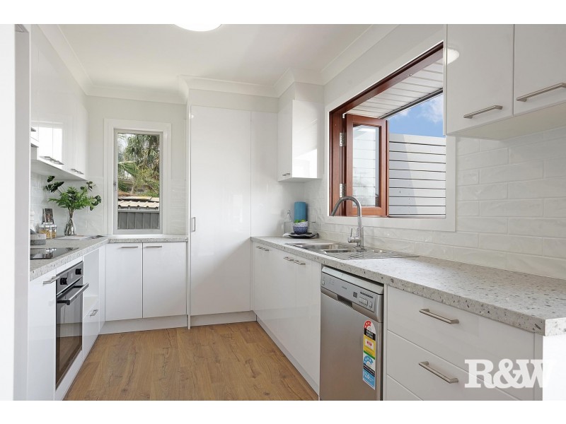 50 Nauru Crescent, Lethbridge Park NSW 2770