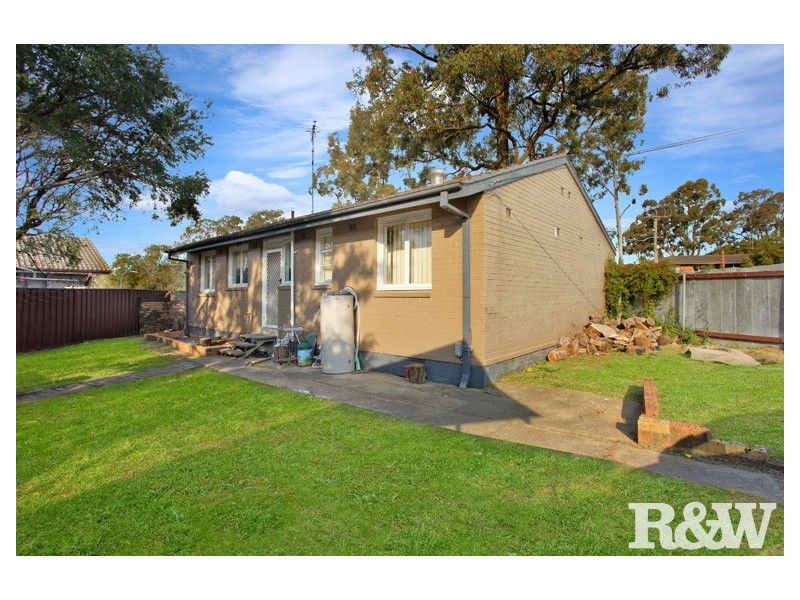 46 Waitaki Crescent, Lethbridge Park NSW 2770