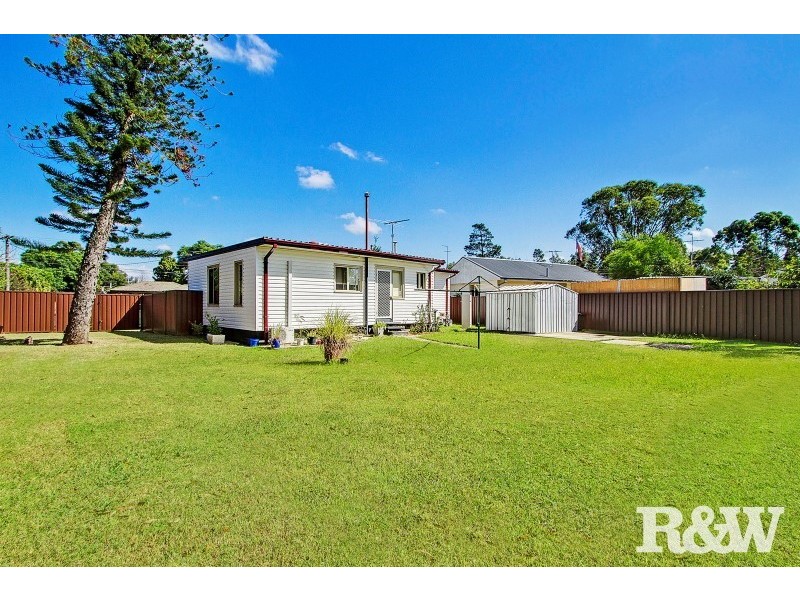 5 Aitape Crescent, Whalan NSW 2770