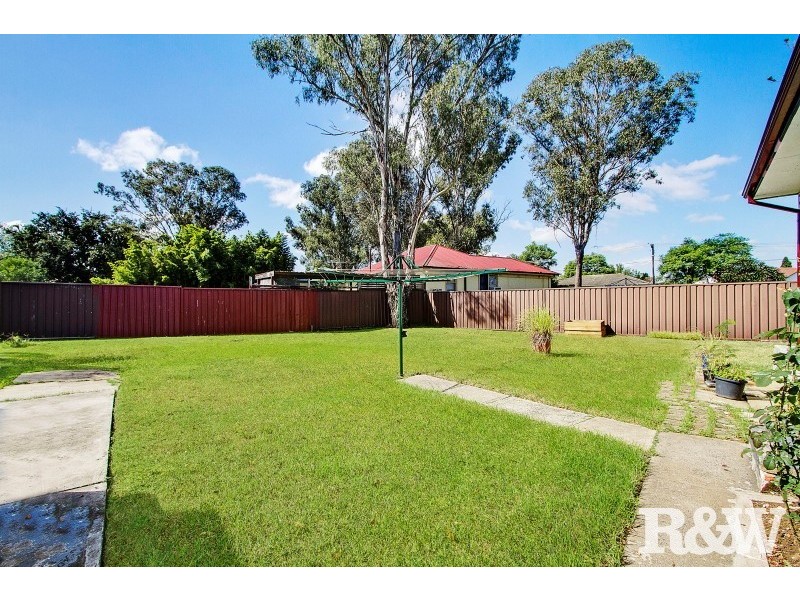 5 Aitape Crescent, Whalan NSW 2770