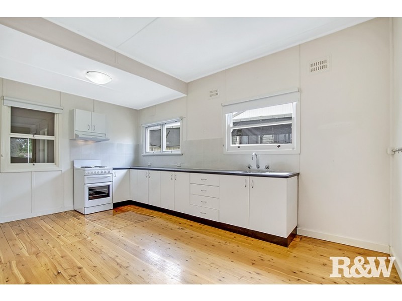 9 Cambridge Street, Cambridge Park NSW 2747