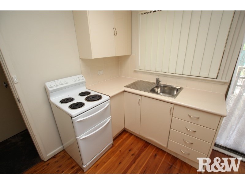 19 Wangaroa Crescent, Lethbridge Park NSW 2770