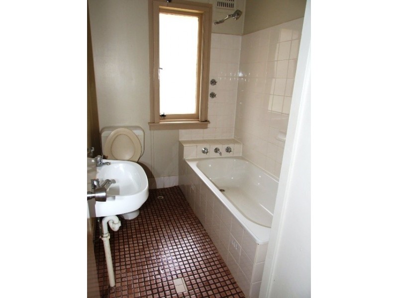 2  KARANGI ROAD, Whalan NSW 2770