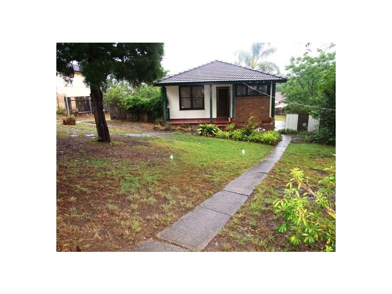 30 LUZON AVENUE, Lethbridge Park NSW 2770