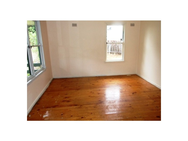 30 LUZON AVENUE, Lethbridge Park NSW 2770