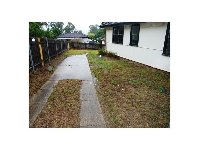 30 LUZON AVENUE, Lethbridge Park NSW 2770