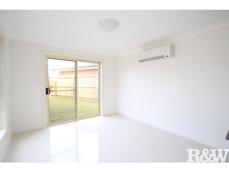 27 Gawler Avenue, Minto NSW 2566