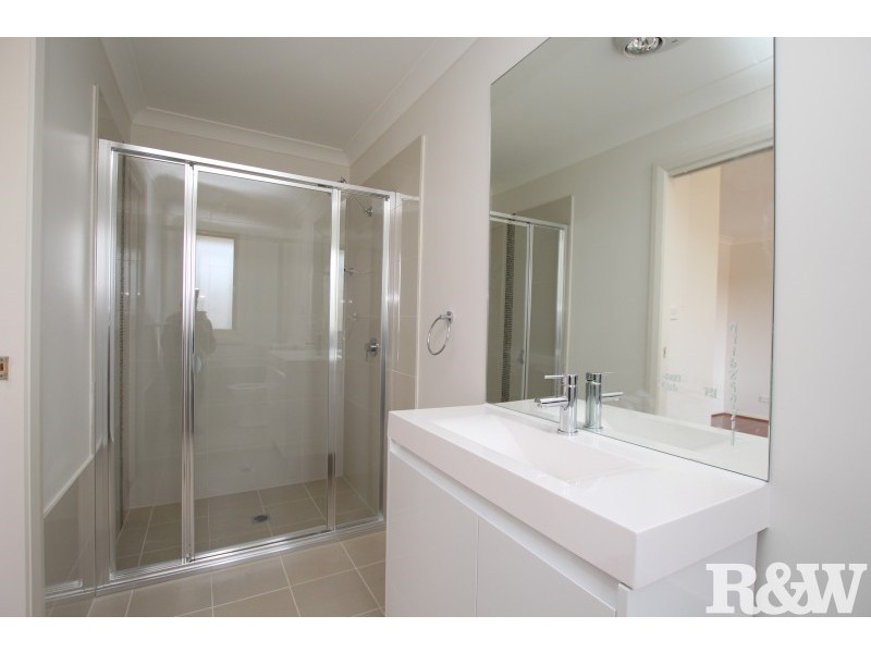 27 Gawler Avenue, Minto NSW 2566