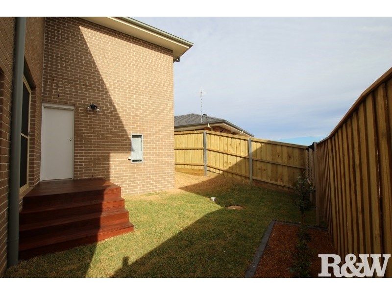 27 Gawler Avenue, Minto NSW 2566