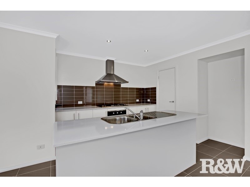 28 Murcutt Street, Ropes Crossing NSW 2760