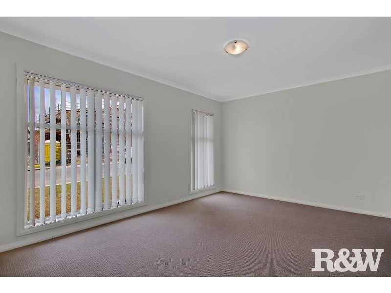 28 Murcutt Street, Ropes Crossing NSW 2760