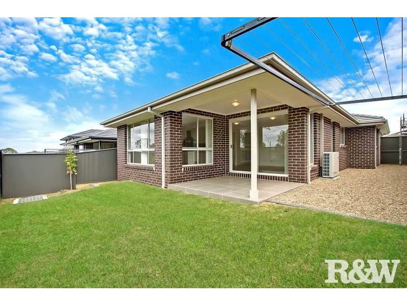 28 Murcutt Street, Ropes Crossing NSW 2760