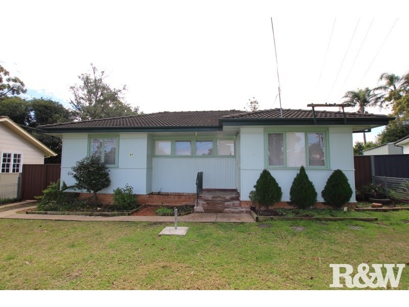 27 Kista Dan Avenue, Tregear NSW 2770