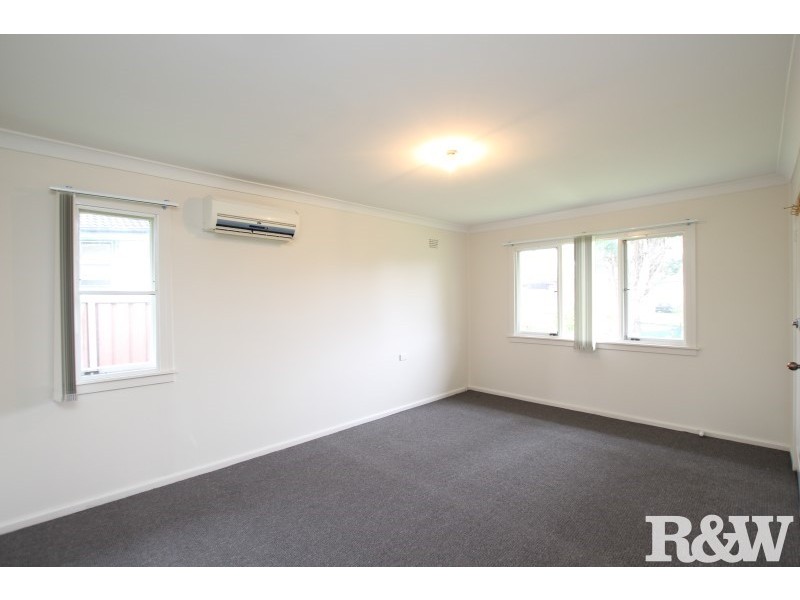 27 Kista Dan Avenue, Tregear NSW 2770