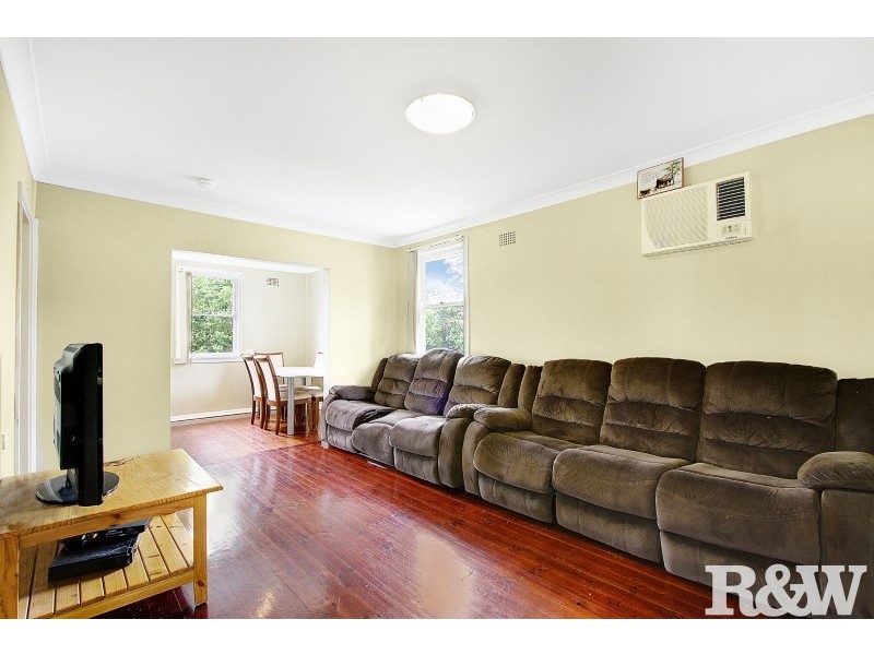 16 Nella Dan Avenue, Tregear NSW 2770