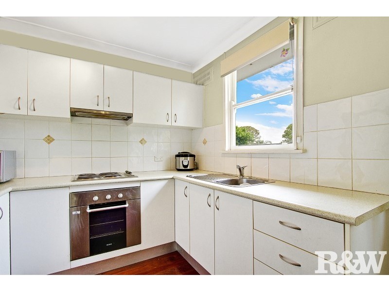 16 Nella Dan Avenue, Tregear NSW 2770