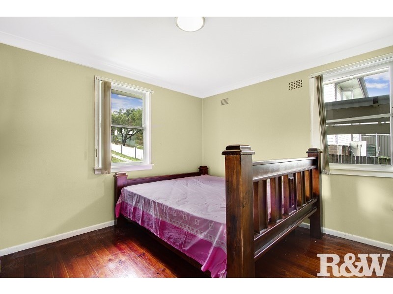 16 Nella Dan Avenue, Tregear NSW 2770