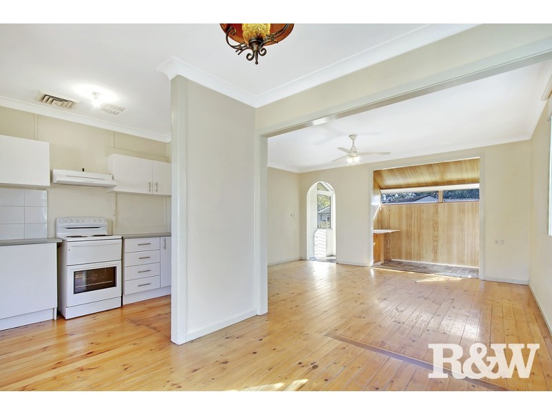 4 McCrae Place, Blackett NSW 2770