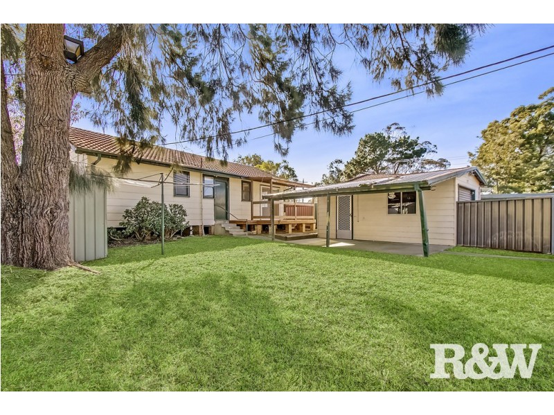 4 McCrae Place, Blackett NSW 2770