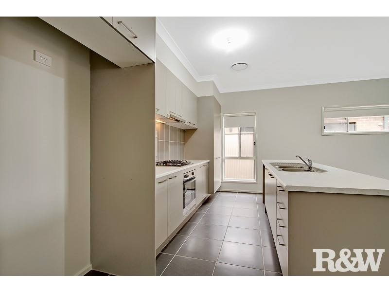 18 Dutton Street, Spring Farm NSW 2570