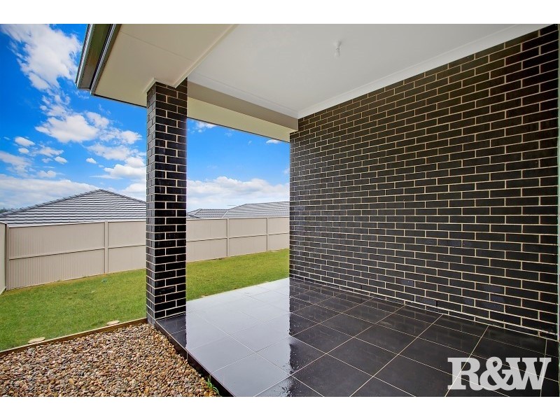 18 Dutton Street, Spring Farm NSW 2570