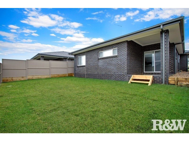 18 Dutton Street, Spring Farm NSW 2570