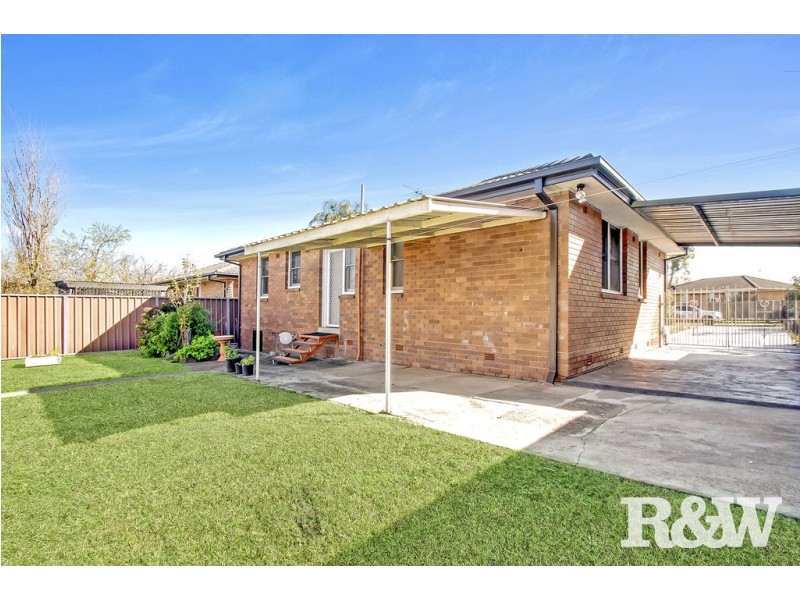 55 Noumea Street, Lethbridge Park NSW 2770