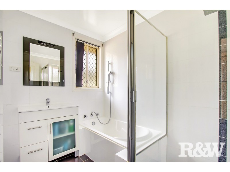 8 Amanda Close, Dean Park NSW 2761