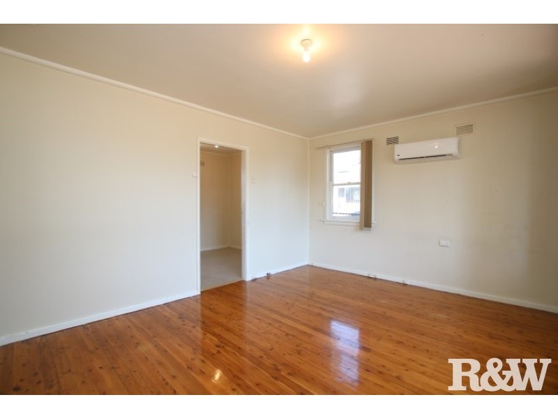 8 Cedar Crescent, North St Marys NSW 2760