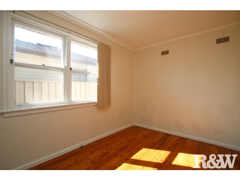 8 Cedar Crescent, North St Marys NSW 2760